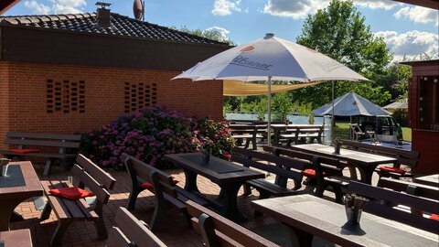 Bild Biergarten & Grillplatz